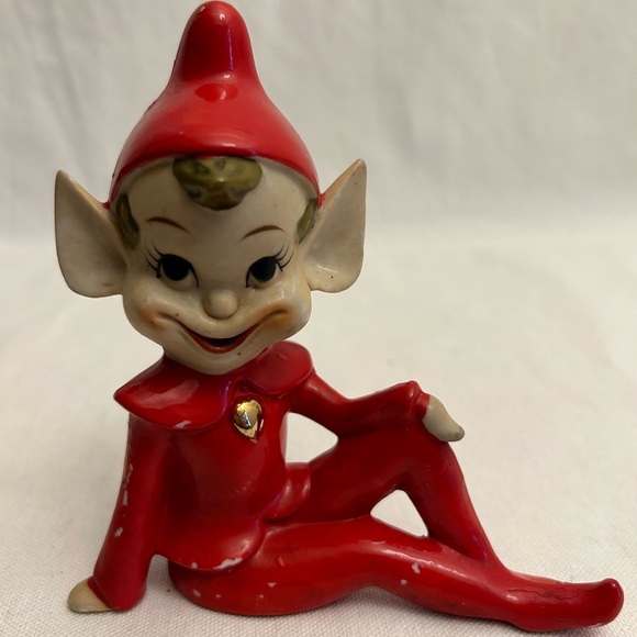 Vintage Christmas Elf in Red Ceramic. 1950s Pixie Elf in red suit, pointy ears. - Picture 2 of 9